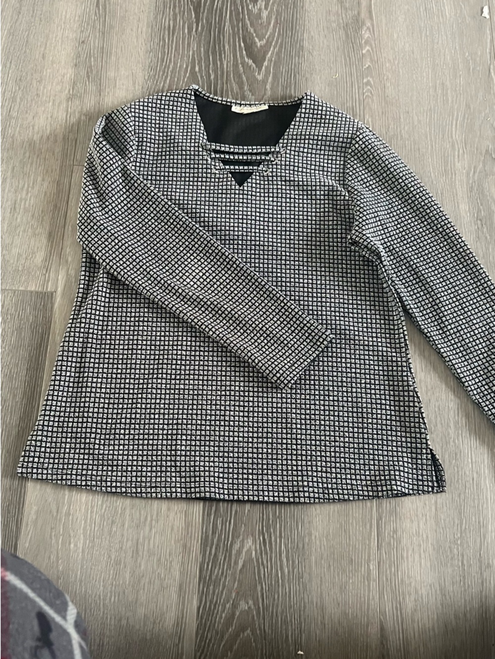 Women’s Black & White Patterned Skirt -